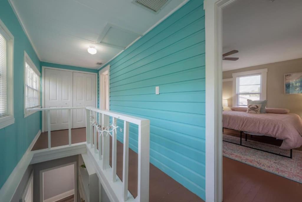 Serene Beachy Bungalow With Large Screened Porch! Tampa Exteriér fotografie