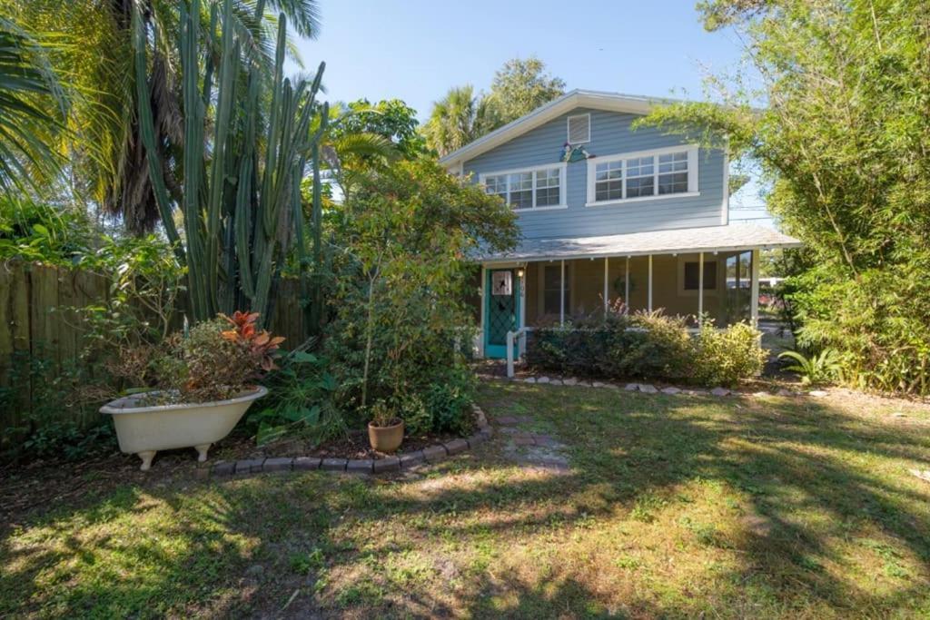 Serene Beachy Bungalow With Large Screened Porch! Tampa Exteriér fotografie